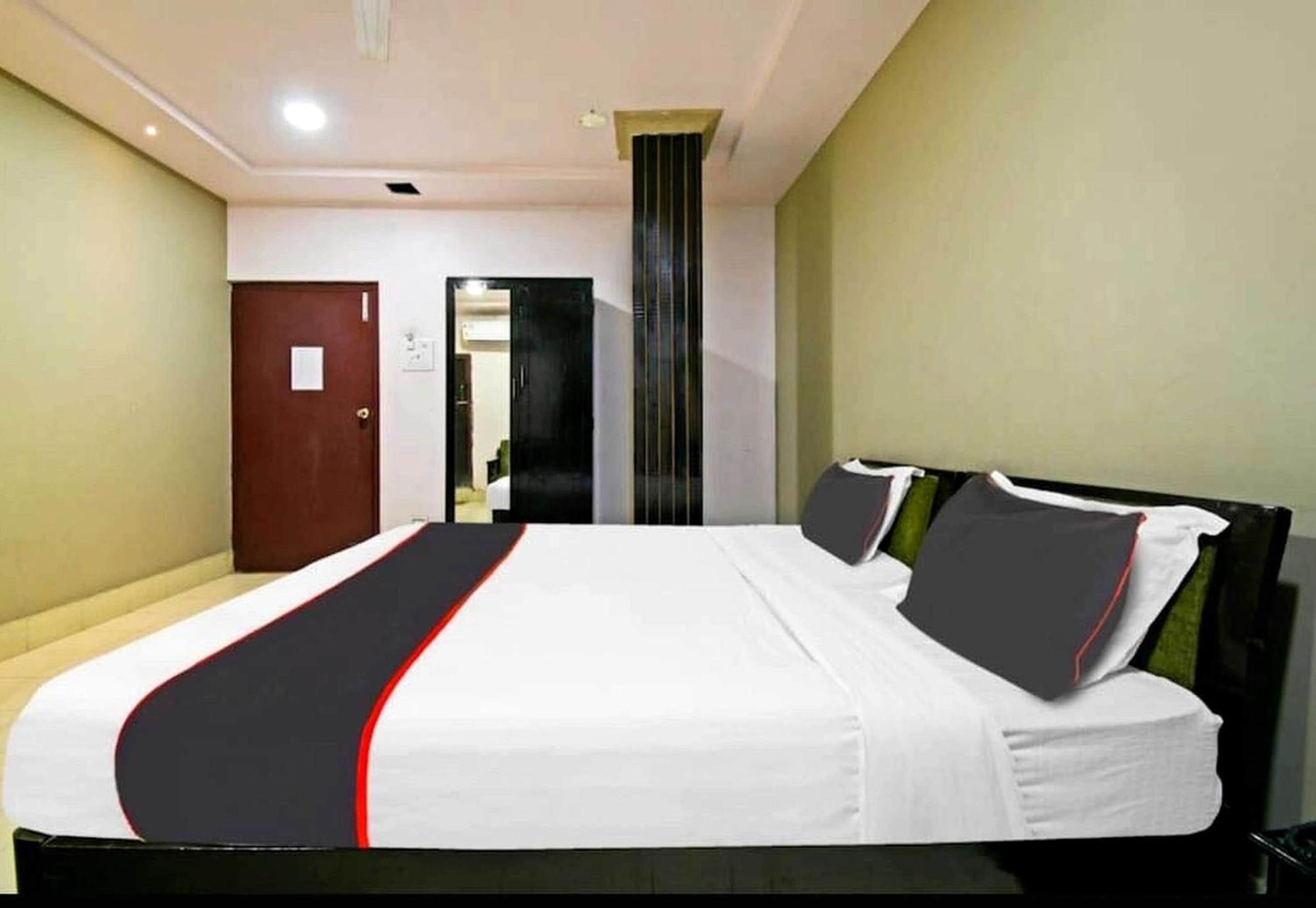 Capital O 26866 Megha Resort Jorhāt Exterior foto