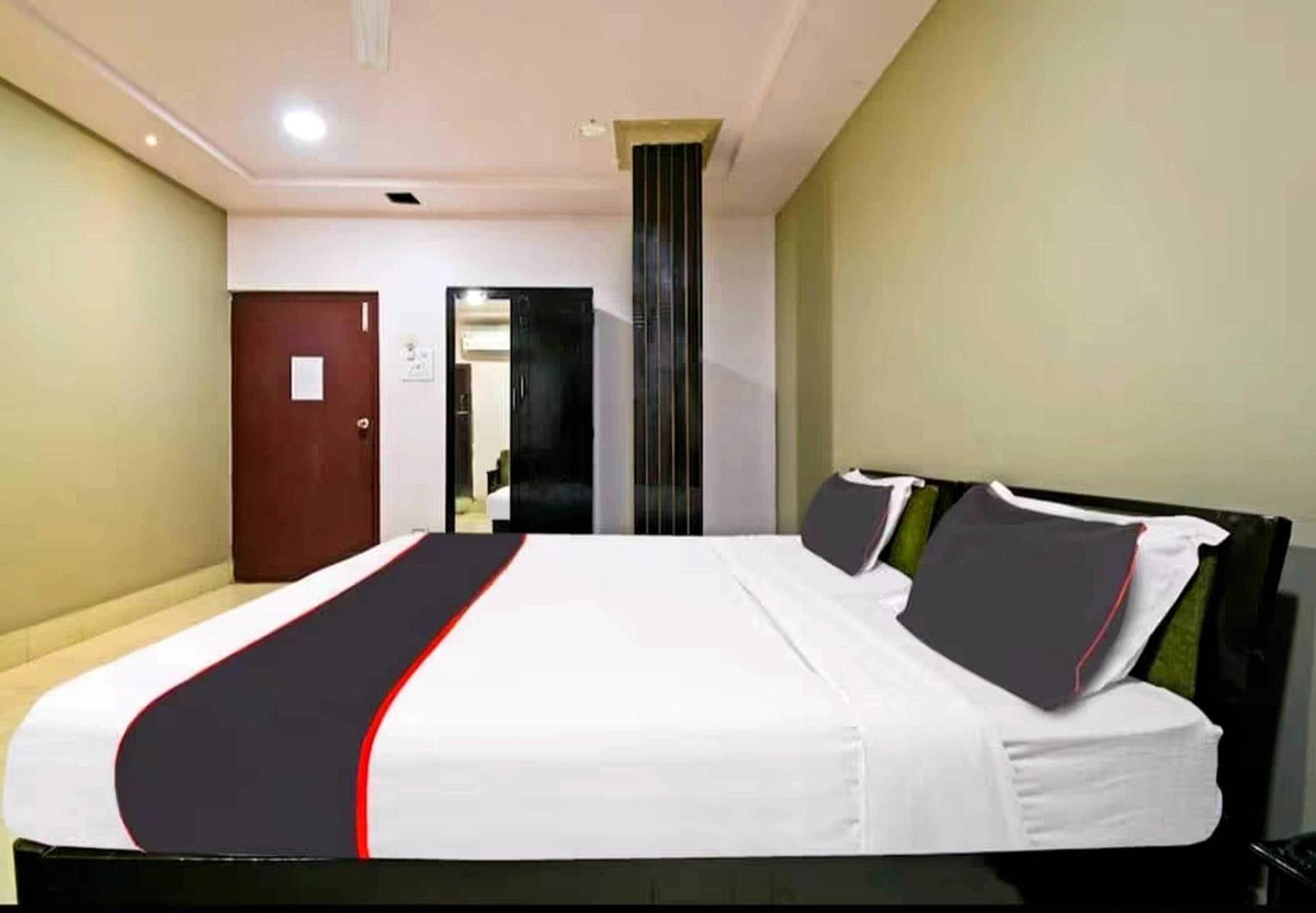 Capital O 26866 Megha Resort Jorhāt Exterior foto